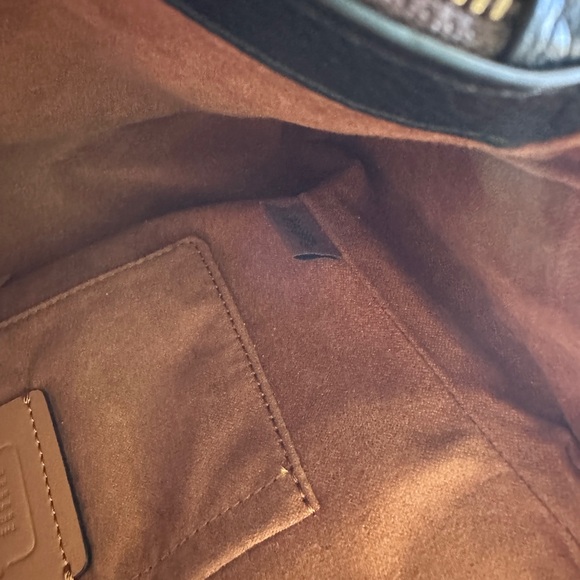 Moving Sale |
Auth Coach Klare? In signature canvas New with original dust bag - Picture 11 of 12